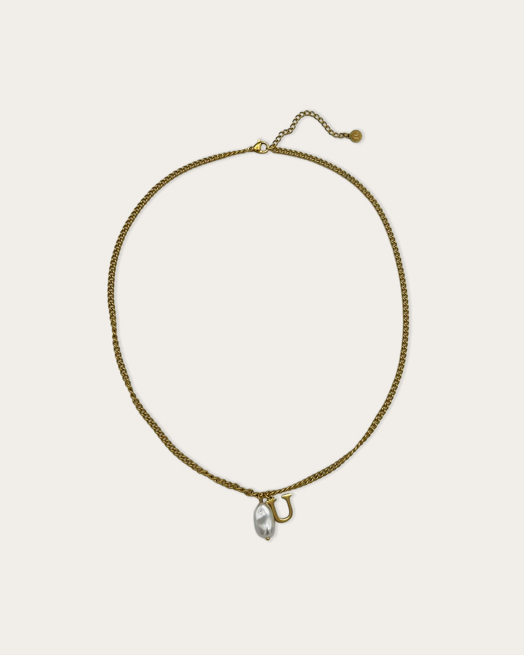 Initial U pearl necklace - Goud