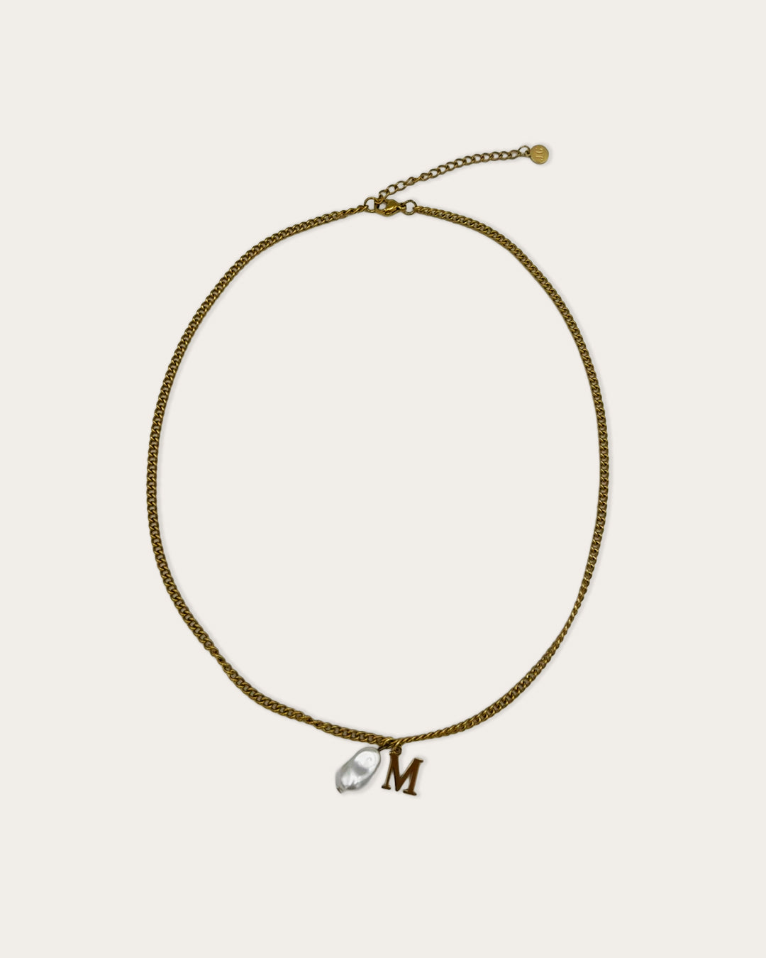 Initial M pearl necklace - Goud