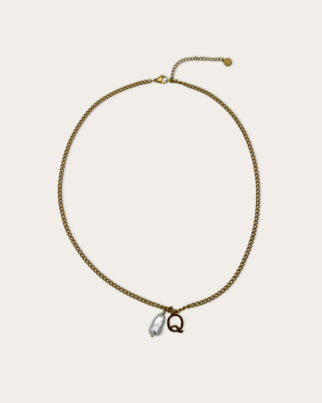 Initial Q pearl necklace - Goud